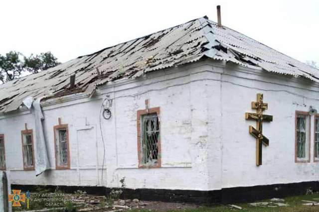 Рятувальники показали наслідки ворожого обстрілу Криворізького району