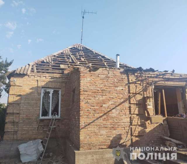 У Нікополі поліцейські фіксують наслідки нічних "прильотів"