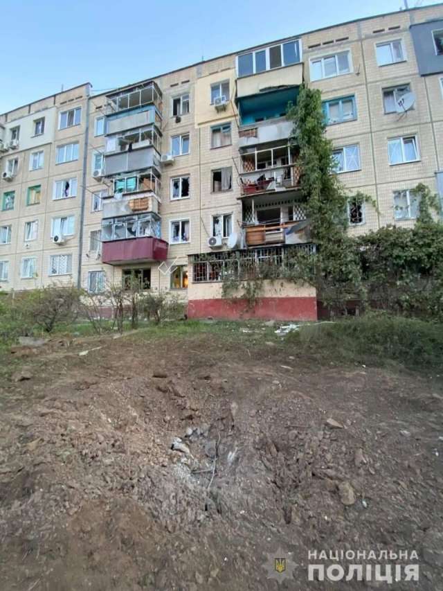 У Нікополі поліцейські фіксують наслідки нічних "прильотів"