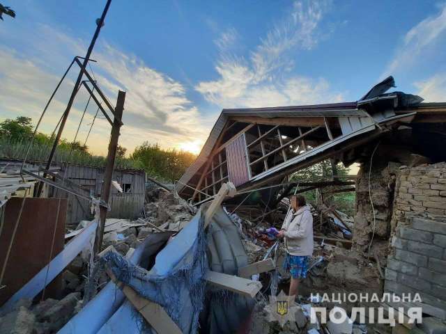 Поліція документує наслідки сьогоднішніх обстрілів Нікопольського району