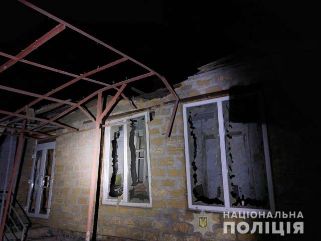 Поліція показала нові фото з місць обстрілів Нікополя