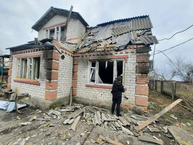 Поліція показала нові фото з місць обстрілу Нікопольщини