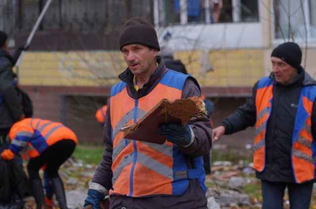 У Дніпрі триває ліквідація наслідків нічної атаки ворога.