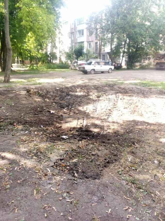Стихійні звалища як з великогабаритних, так і з твердих побутових відходів.